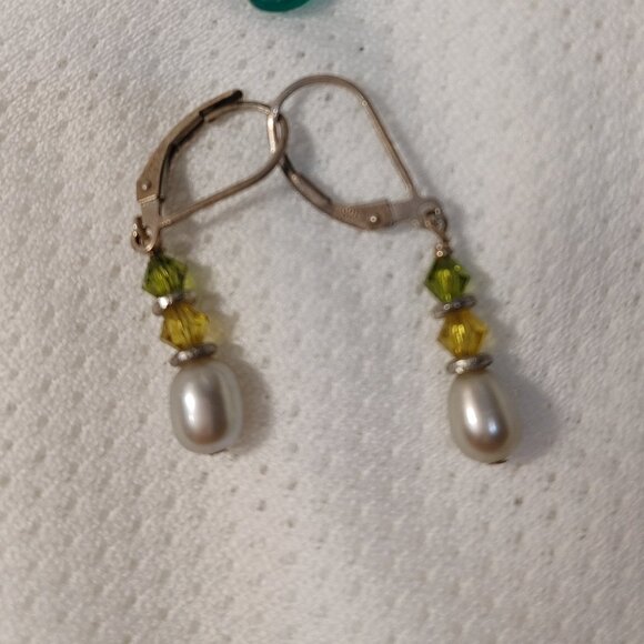 Earrings of Various Styles (set of 8) - Picture 2 of 9